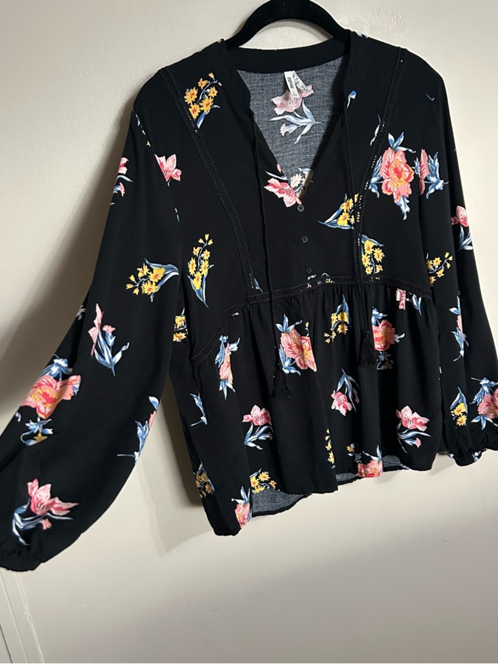 Mudd Black Floral V-Neck Top with Pink Blooms - Picture 3 of 10